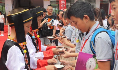滨州孩子研学在恩施  满满的土家文化体验